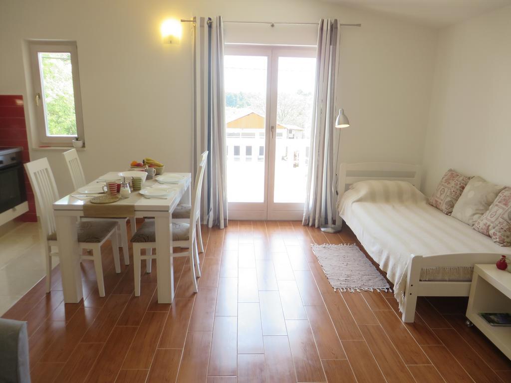 Filipovic Apartments With Pool Biograd Na Moru Eksteriør billede