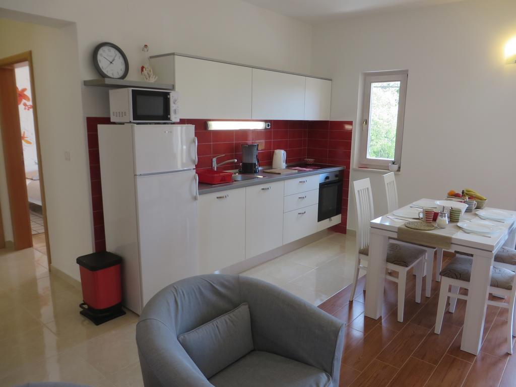 Filipovic Apartments With Pool Biograd Na Moru Eksteriør billede