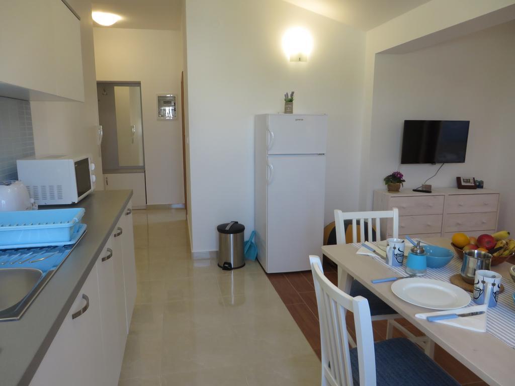 Filipovic Apartments With Pool Biograd Na Moru Eksteriør billede