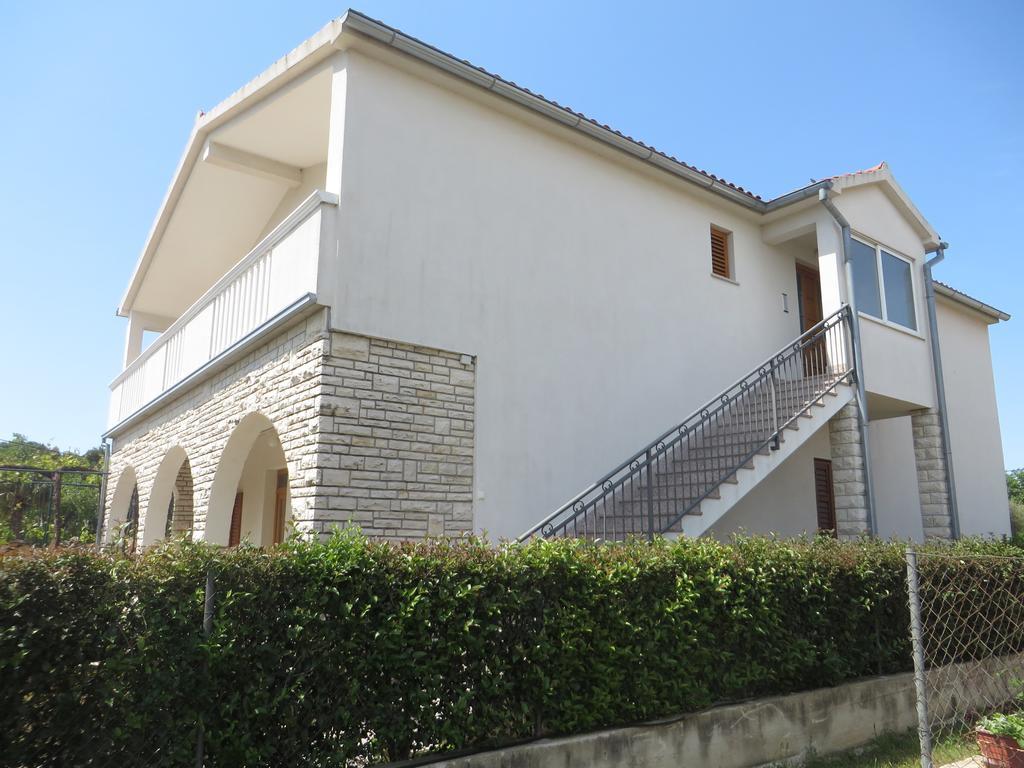 Filipovic Apartments With Pool Biograd Na Moru Eksteriør billede