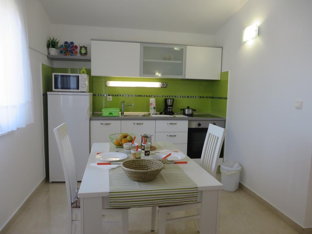 Filipovic Apartments With Pool Biograd Na Moru Eksteriør billede