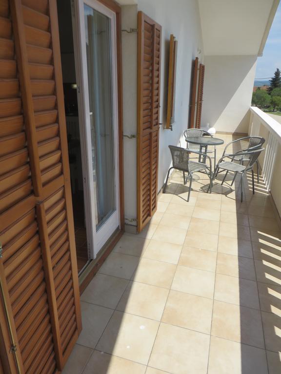 Filipovic Apartments With Pool Biograd Na Moru Eksteriør billede