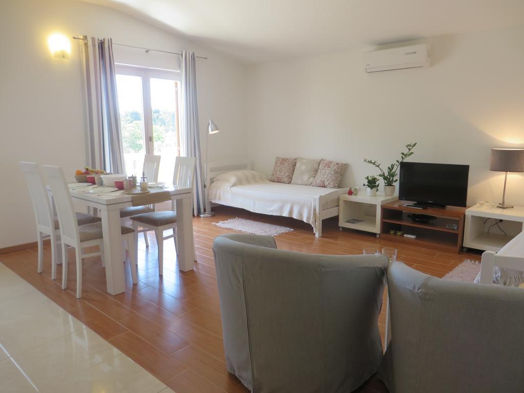 Filipovic Apartments With Pool Biograd Na Moru Eksteriør billede