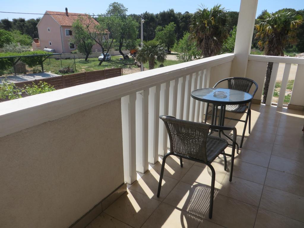Filipovic Apartments With Pool Biograd Na Moru Eksteriør billede