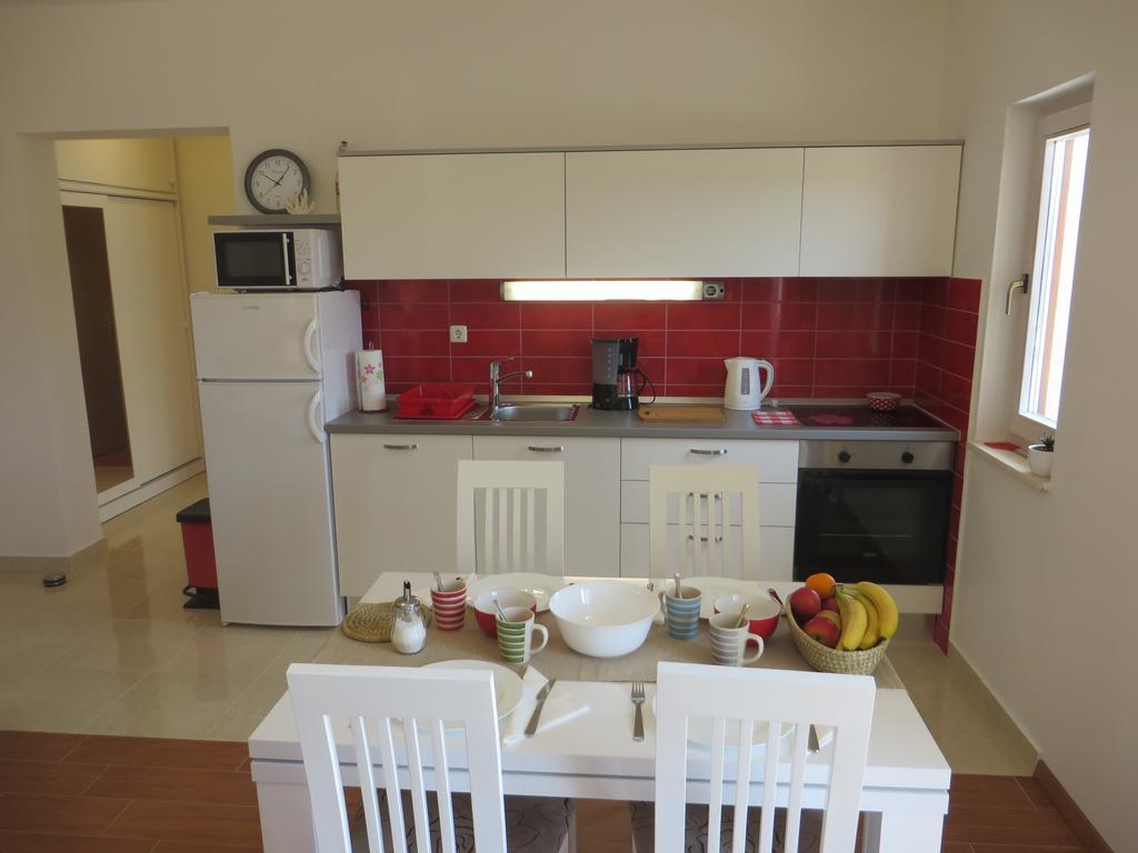 Filipovic Apartments With Pool Biograd Na Moru Eksteriør billede