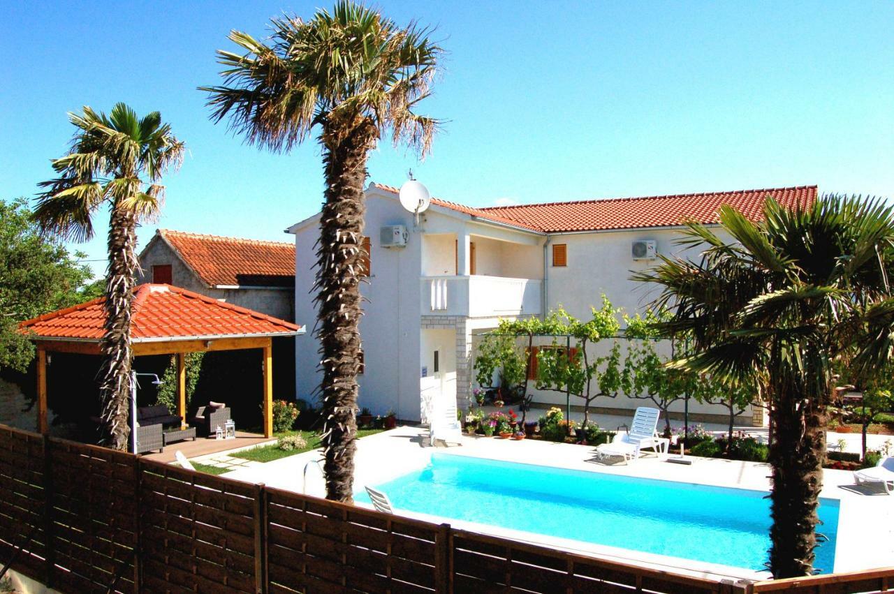Filipovic Apartments With Pool Biograd Na Moru Eksteriør billede